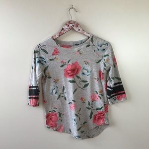 Old Navy, light gray and black, floral, girls size 14, 3/4 length sleeve tee.